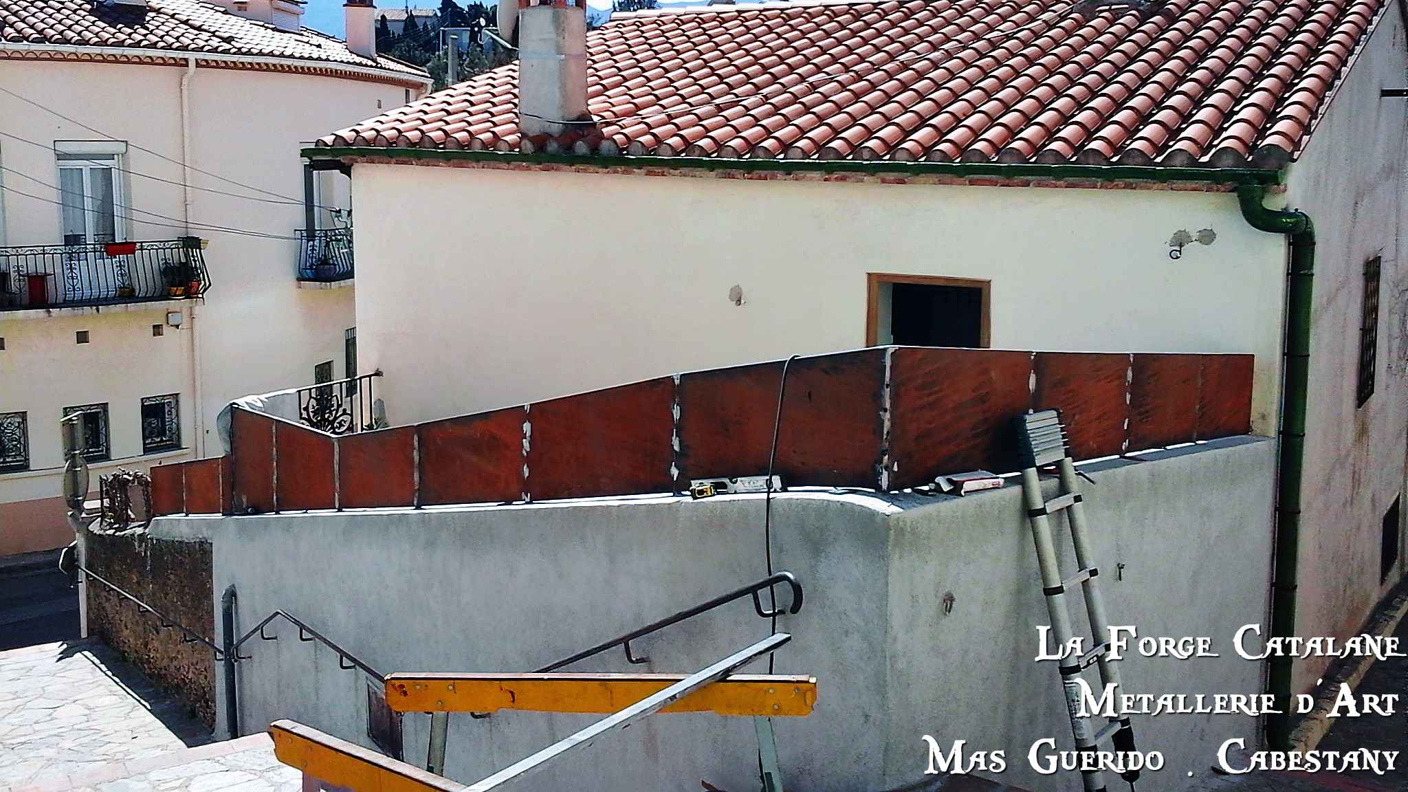 rehausse cloture panneaux lames tole effet vannerie forge catalane 7.jpg